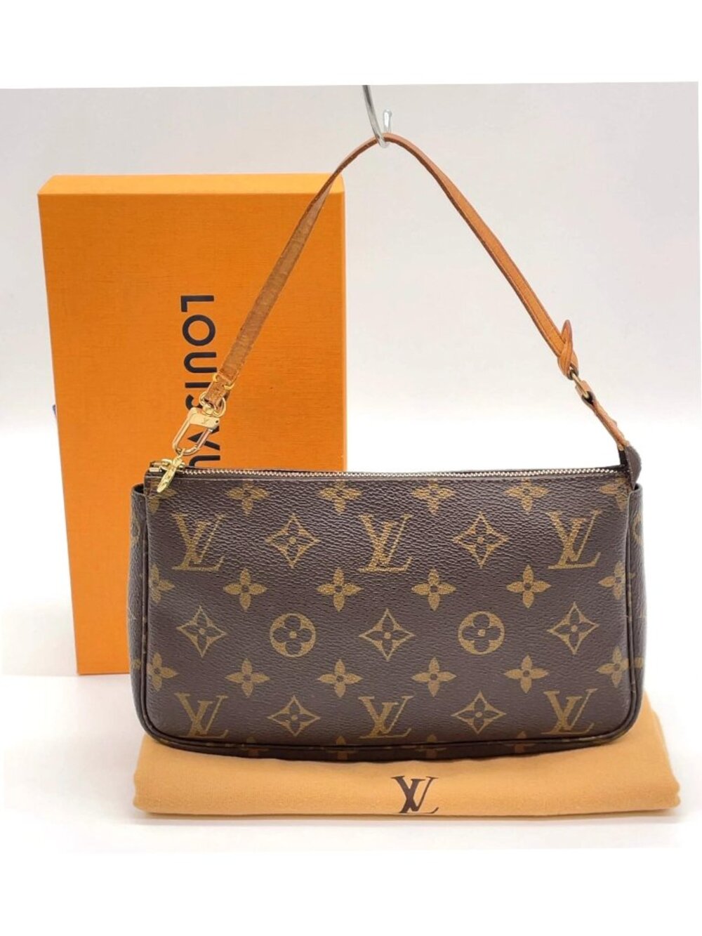 Authentic Louis Vuitton Pochette Accessoires Monogram Canvas Shoulder Bag - Picture 2 of 16